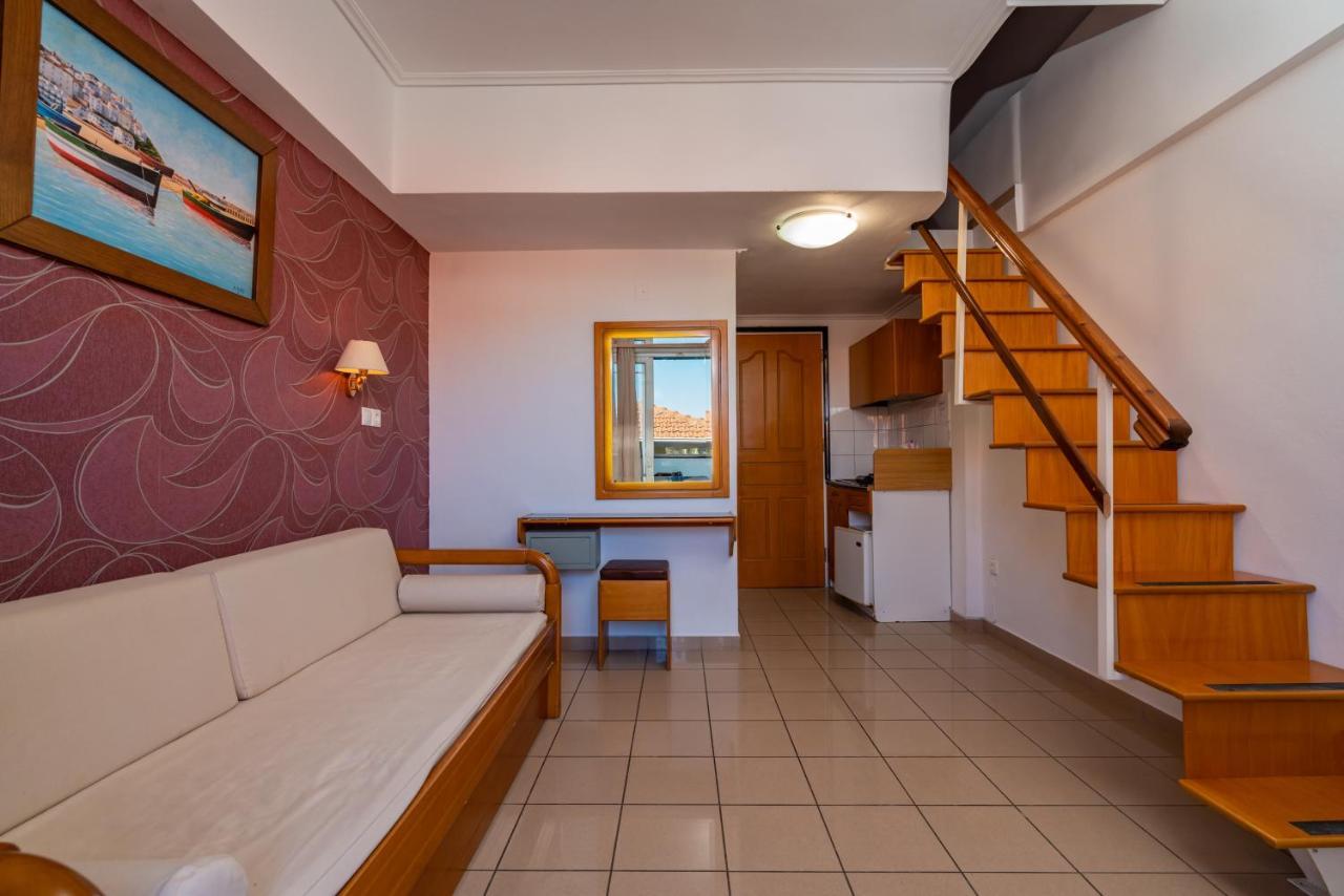 ニドリ Yannis Bed & Breakfast エクステリア 写真