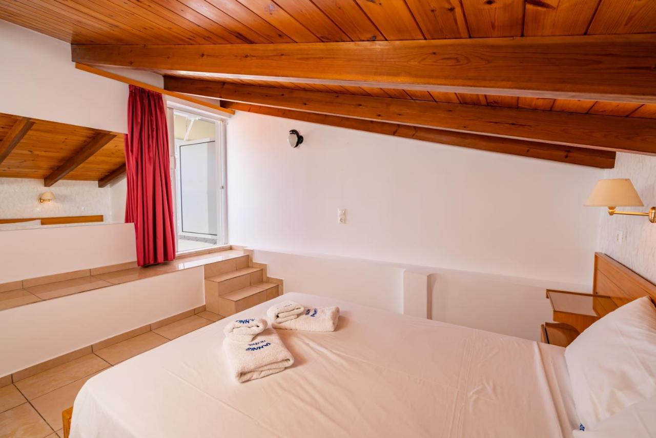 ニドリ Yannis Bed & Breakfast エクステリア 写真