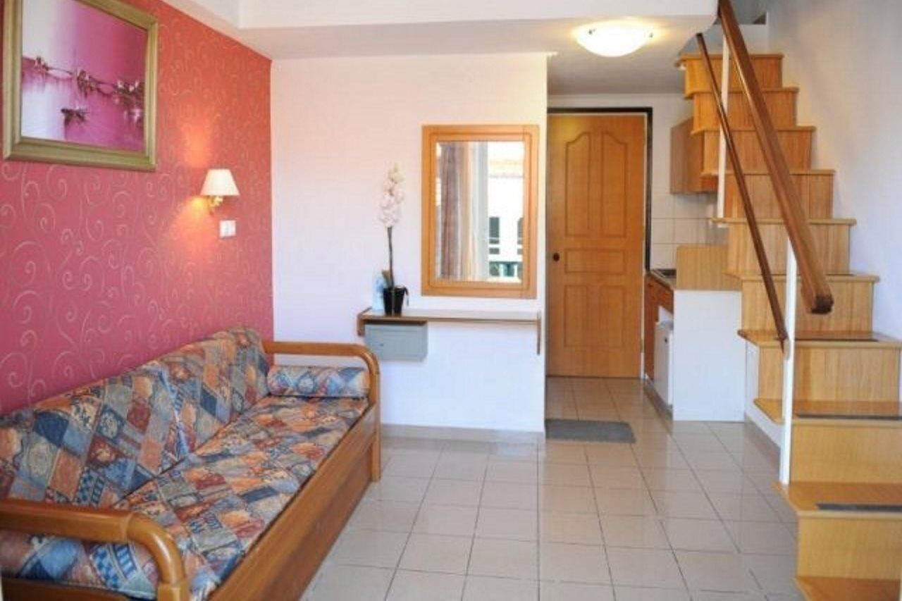 ニドリ Yannis Bed & Breakfast エクステリア 写真